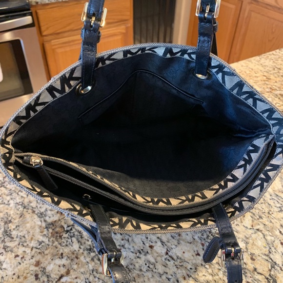 Michael Kors Purse - Picture 3 of 3